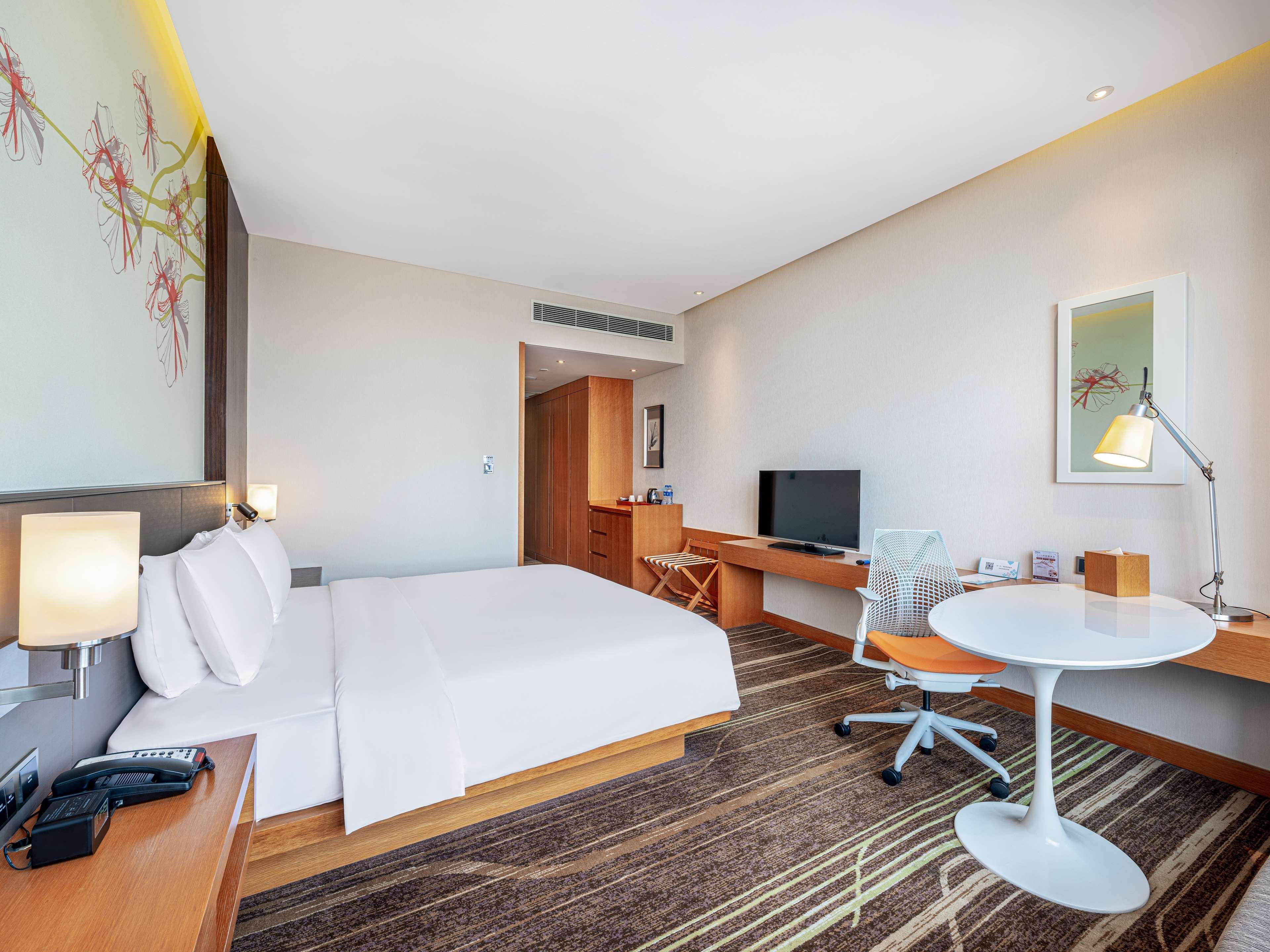 Hilton Garden Inn Chengdu Huayang Esterno foto
